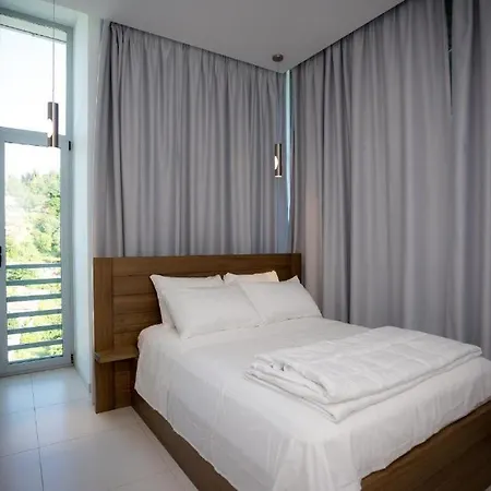 Sky Hotel *