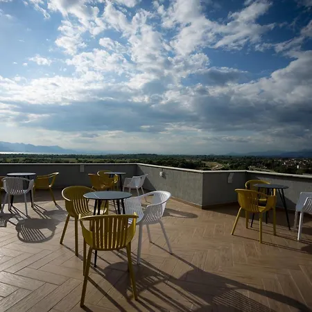Hotel Sky