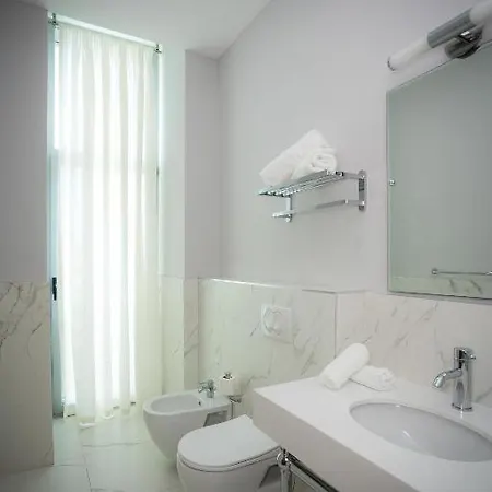Sky Hotel *