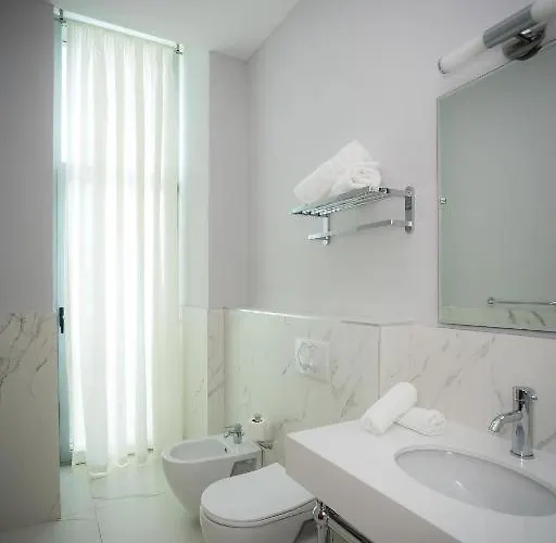 Sky Ξενοδοχείο *