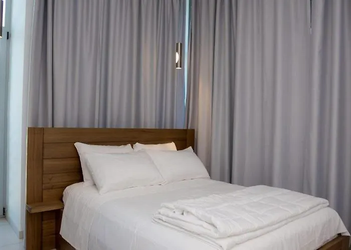 Sky Ξενοδοχείο *