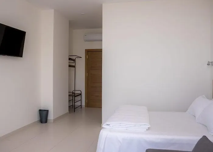 Ξενοδοχείο Sky *