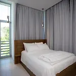 Sky Hotel *