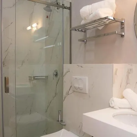 Отель Sky Шкодер