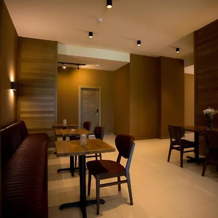 Sky 酒店